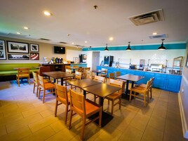 Desayuno buffet incluido todos los días 