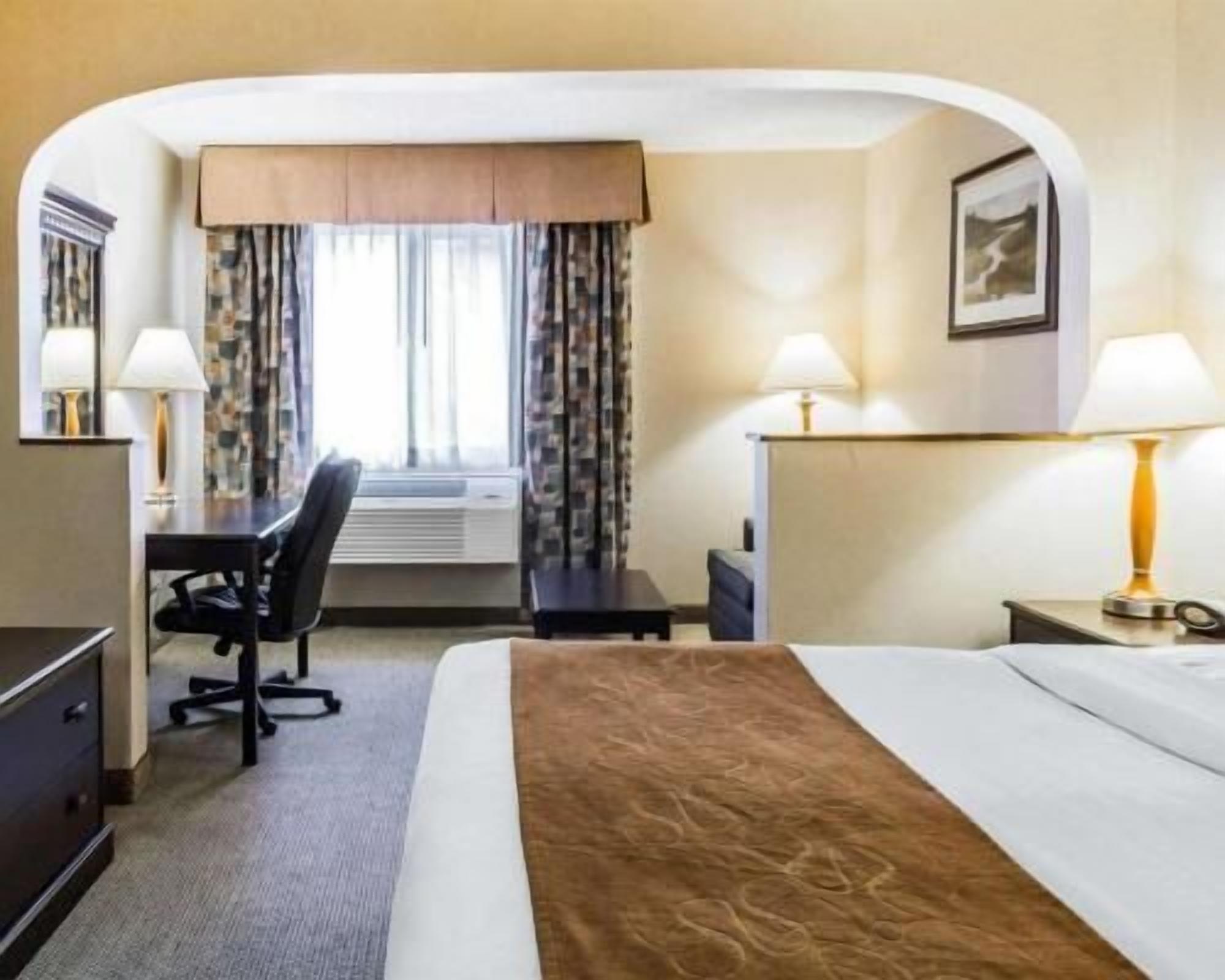 Desk, blackout drapes, iron/ironing board, free WiFi