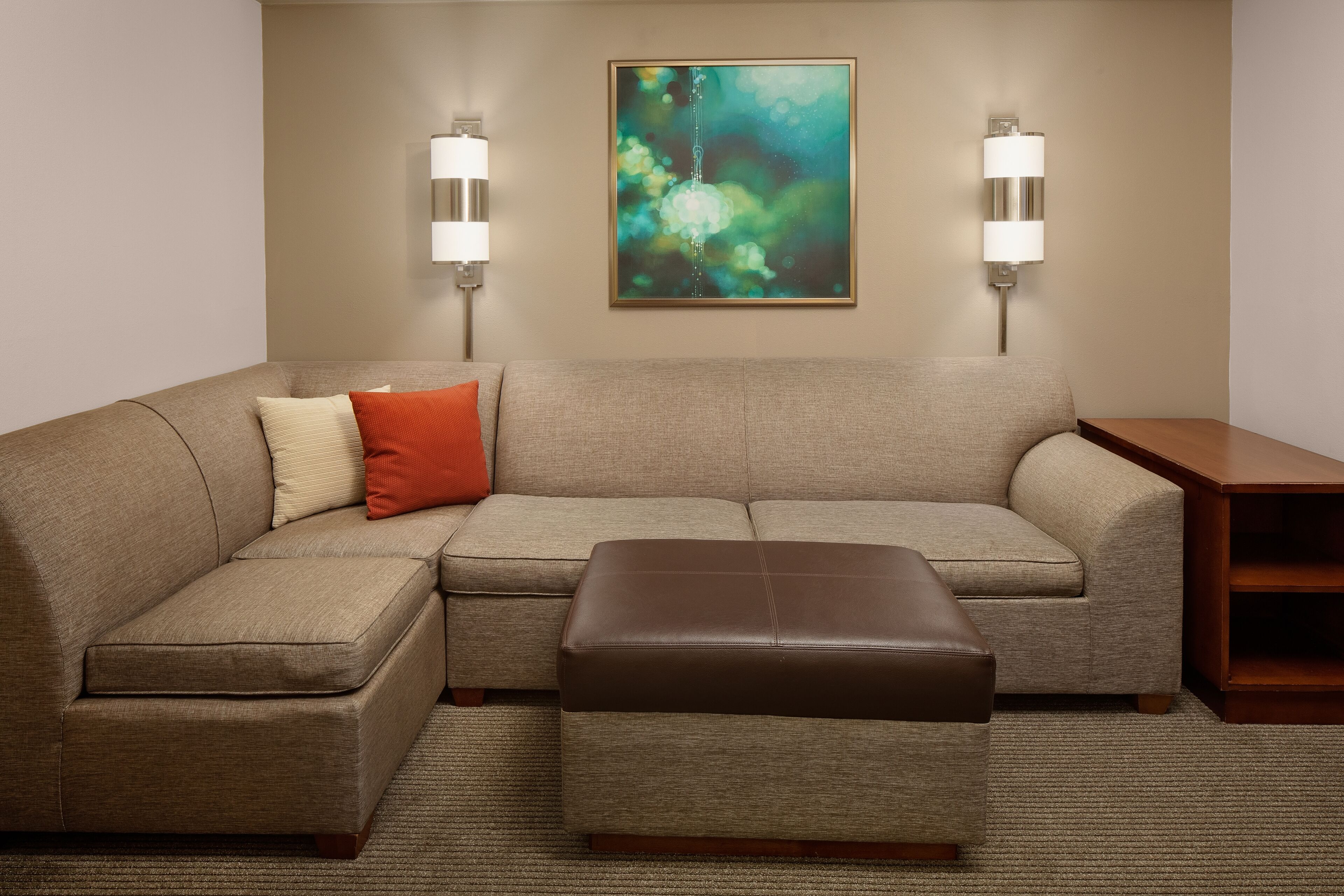 42 インチの薄型テレビ (デジタル放送視聴可)、テレビ、DVD プレーヤー