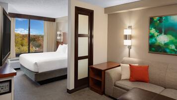 Premium bedding, down duvets, in-room safe, desk