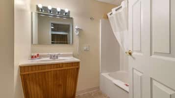 Suite, 2 Bedrooms, Non Smoking | Bathroom