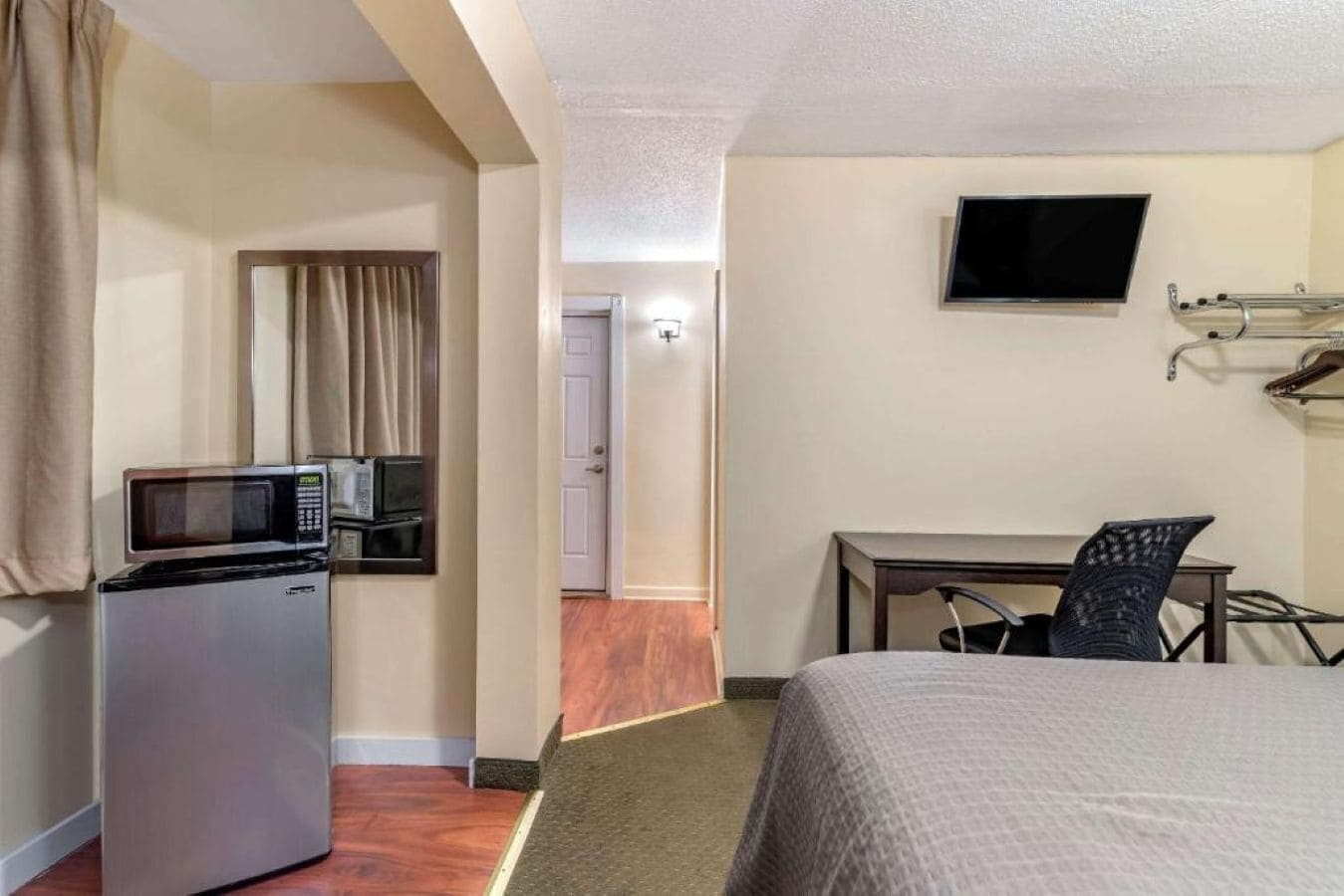 Suite, 2 Bedrooms, Non Smoking | WiFi (free), bed sheets