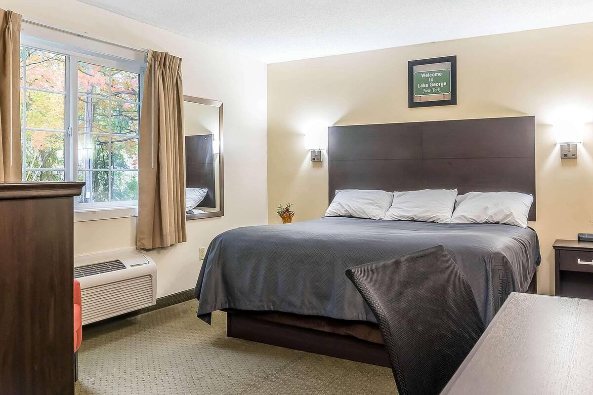 Standard Room, 2 Queen Beds | Free WiFi, bed sheets