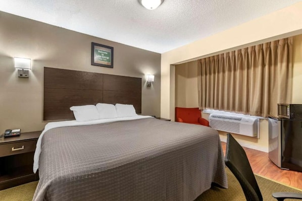 Standard Room, 1 King Bed | WiFi (free), bed sheets
