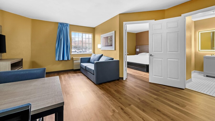 Suburban Studios Charlotte – Executive Park