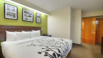 Room, 1 King Bed, Accessible, Ground Floor | Desk, blackout curtains, iron/ironing board, free cots/infant beds