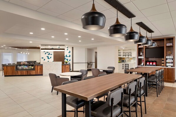 Lobby - Hyatt Place Tucson – Central (Tucson)