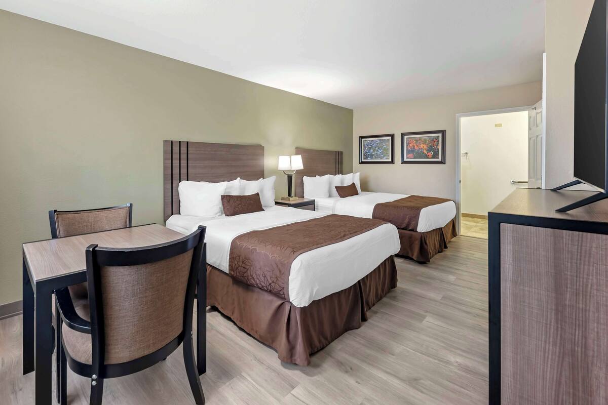 standard room, 2 queen beds, accessible, bathtub | egyptian cotton sheets, premium bedding, pillow-top beds, in-room safe
