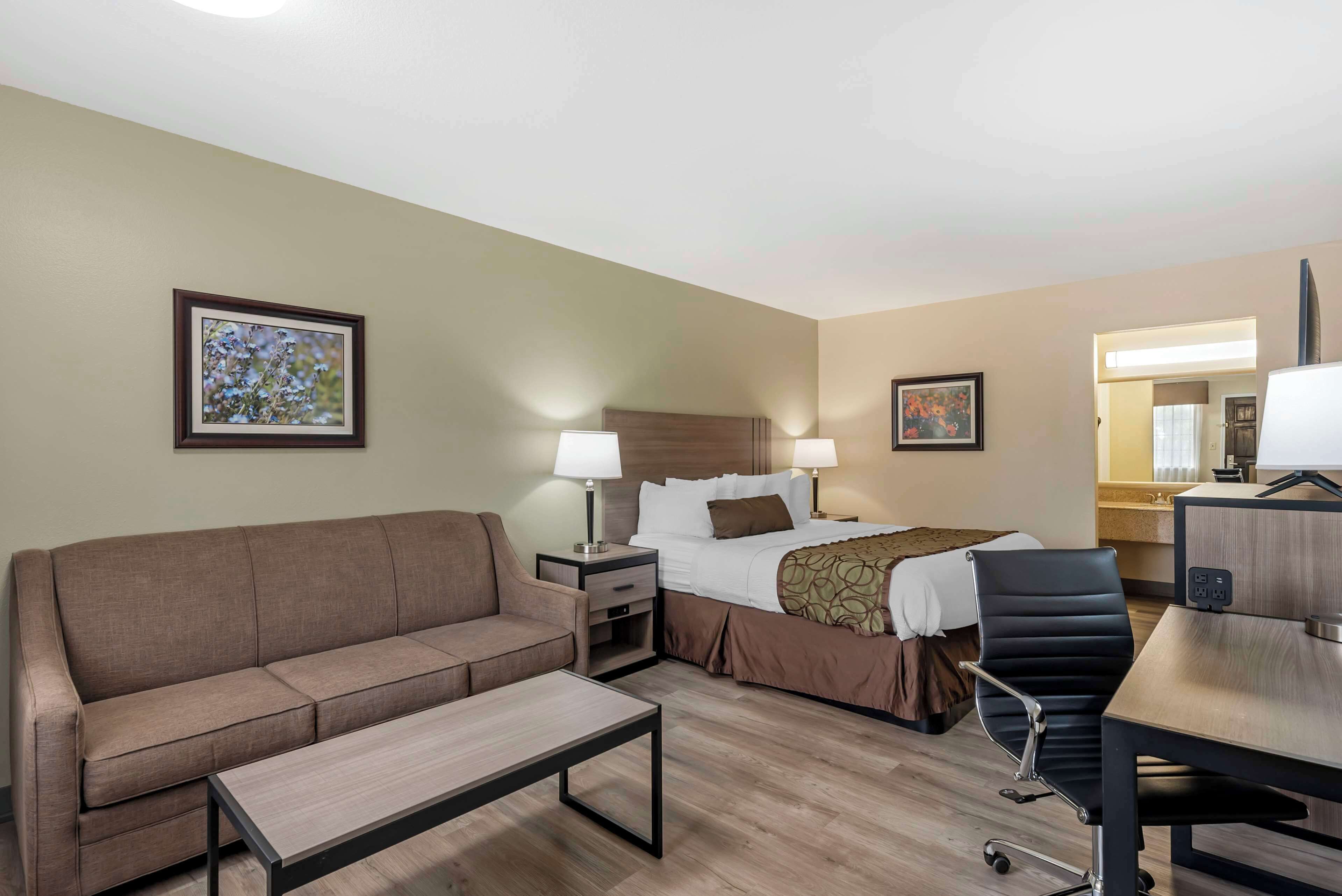 egyptian cotton sheets, premium bedding, pillow-top beds, in-room safe