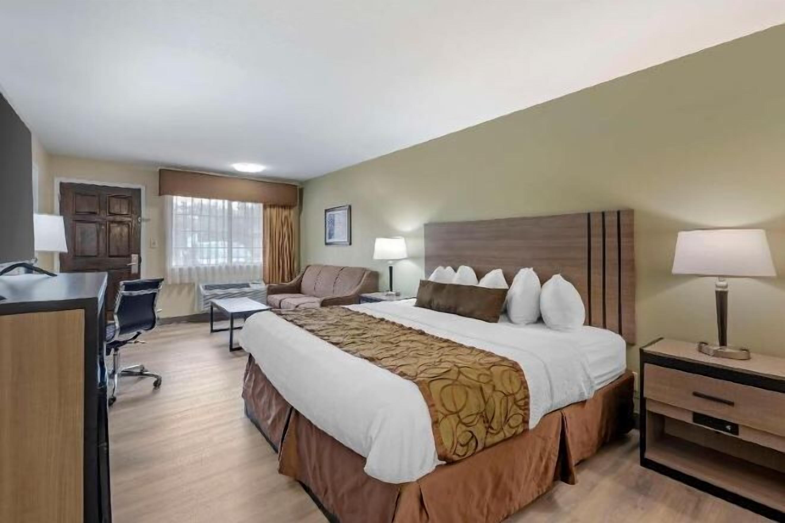 Egyptian cotton sheets, premium bedding, pillowtop beds, in-room safe