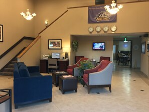 Lobby sitting area - Comfort Inn Near Gila National Forest (Silver City)