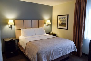 Premium bedding, Tempur-Pedic beds, in-room safe, desk - Candlewood Suites Wichita Airport by IHG (Wichita)