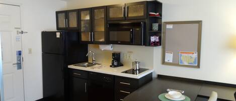 1 bedroom, premium bedding, Tempur-Pedic beds, in-room safe