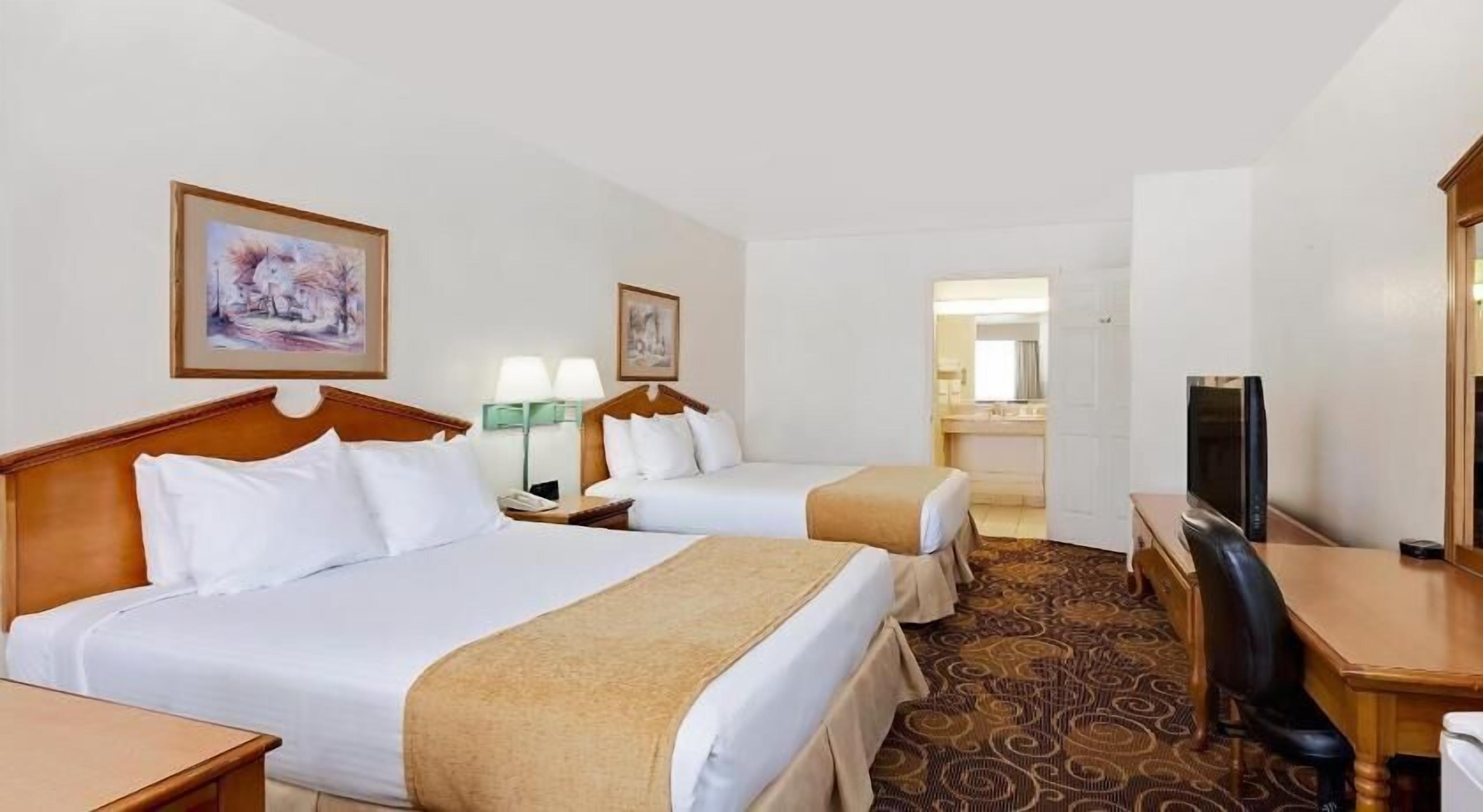 高級寢具、客房內保險箱、書桌、隔音