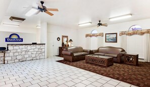 Lobby - Days Inn by Wyndham San Angelo (San Angelo)