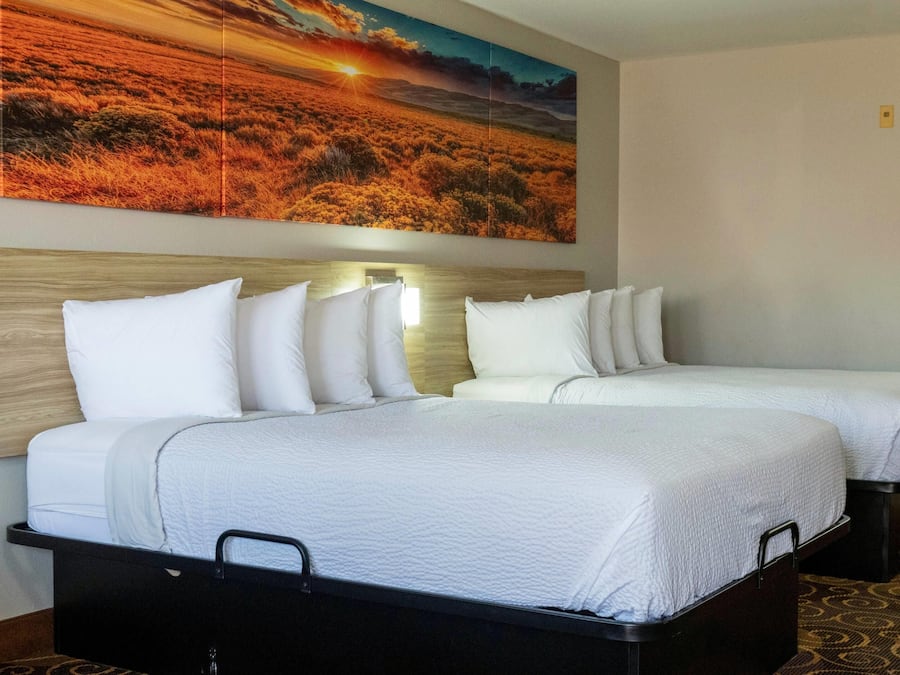 Premium bedding, in-room safe, desk, soundproofing