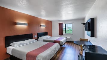 Skrivebord og sengetøy