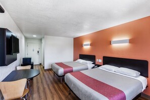 Desk, bed sheets - Motel 6 Bedford, TX - Fort Worth (Bedford)