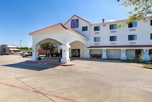 Exterior - Motel 6 Bedford, TX - Fort Worth (Bedford)
