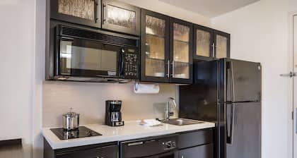 Sonesta Simply Suites Phoenix Glendale
