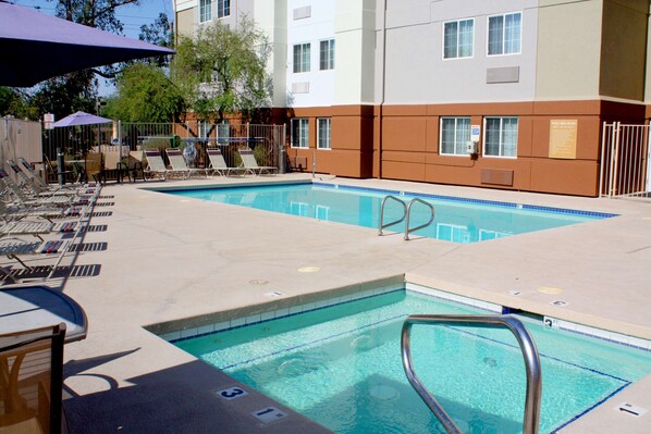 Outdoor pool, pool loungers