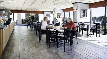 Monterey Bay Suites - Image 4