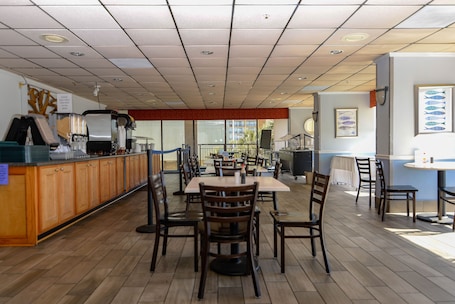 Monterey Bay Suites - Image 15