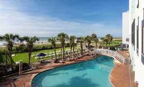 Indoor pool, 2 outdoor pools