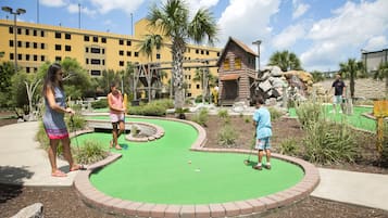 Mini-golf