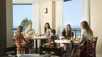 Breakfast, dinner served; American cuisine, sea views