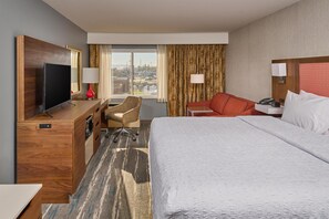 Pillow-top beds, desk, blackout curtains, iron/ironing board - Hampton Inn Anchorage (Anchorage)