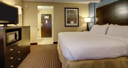 Holiday Inn Express Fort Campbell-Oak Grove by IHG