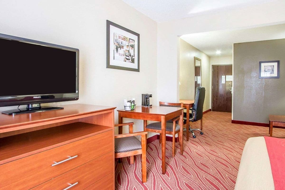 Desk, rollaway beds, free WiFi, bed sheets