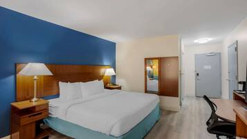 Premium bedding, in-room safe, desk, laptop workspace