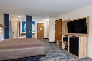 Suite, 1 King Bed, Jetted Tub | Premium bedding, desk, laptop workspace, blackout drapes - All Seasons Resort (Kalkaska)