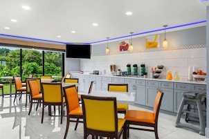 Desayuno continental gratuito y diario