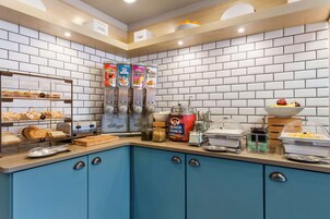 Free buffet breakfast