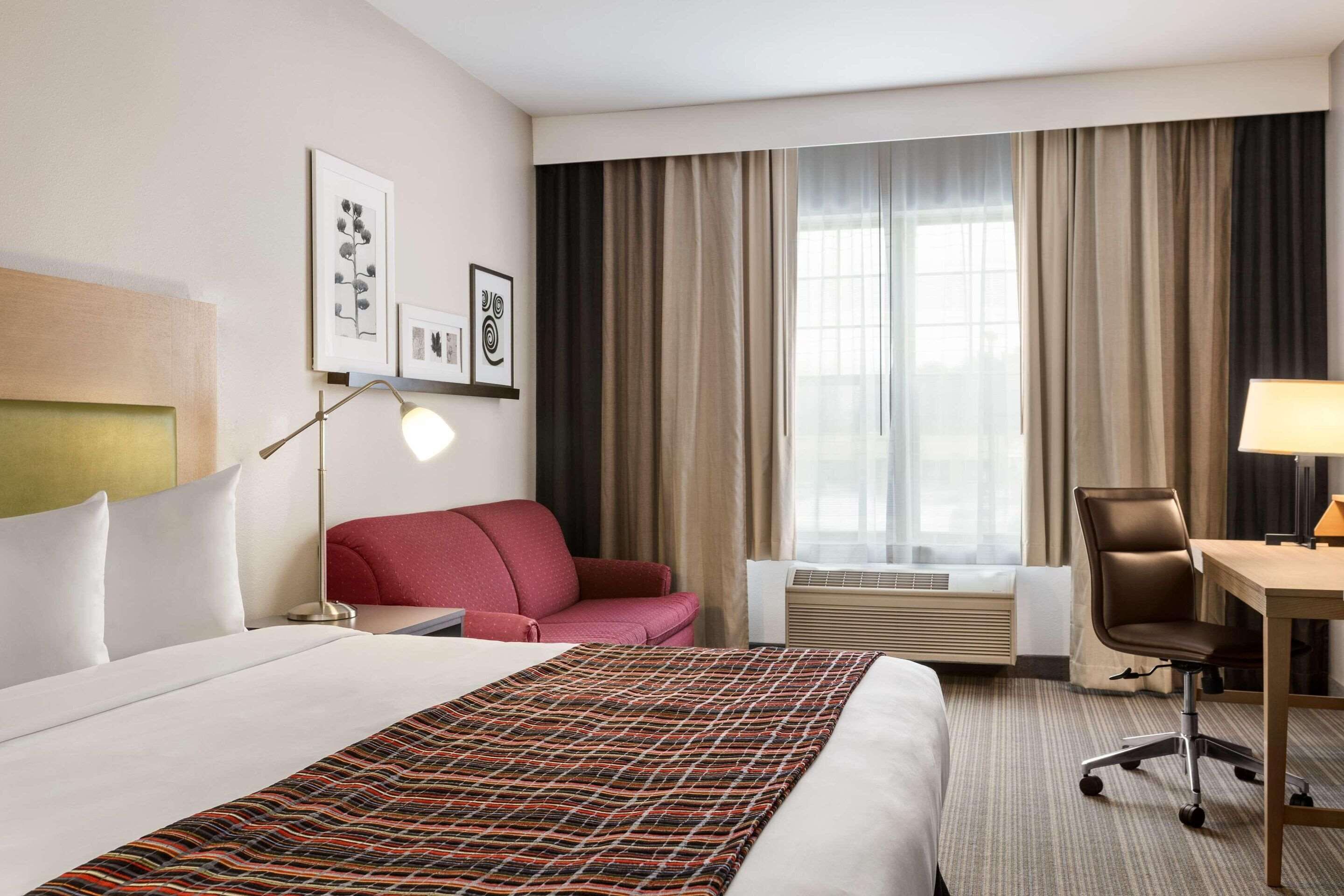 desk, iron/ironing board, free cots/infant beds, rollaway beds