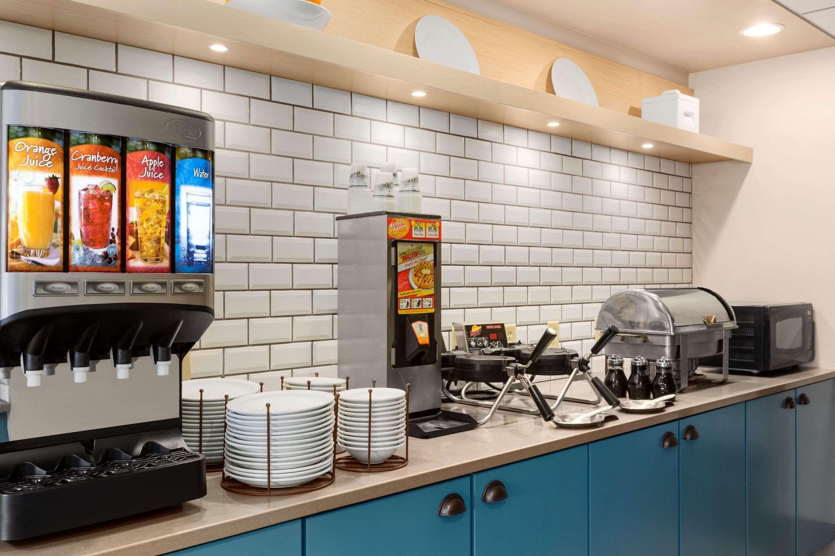 free buffet breakfast