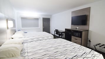 Habitación doble, 2 camas Queen size, para no fumadores | Escritorio, tabla de planchar con plancha, wifi gratis y ropa de cama