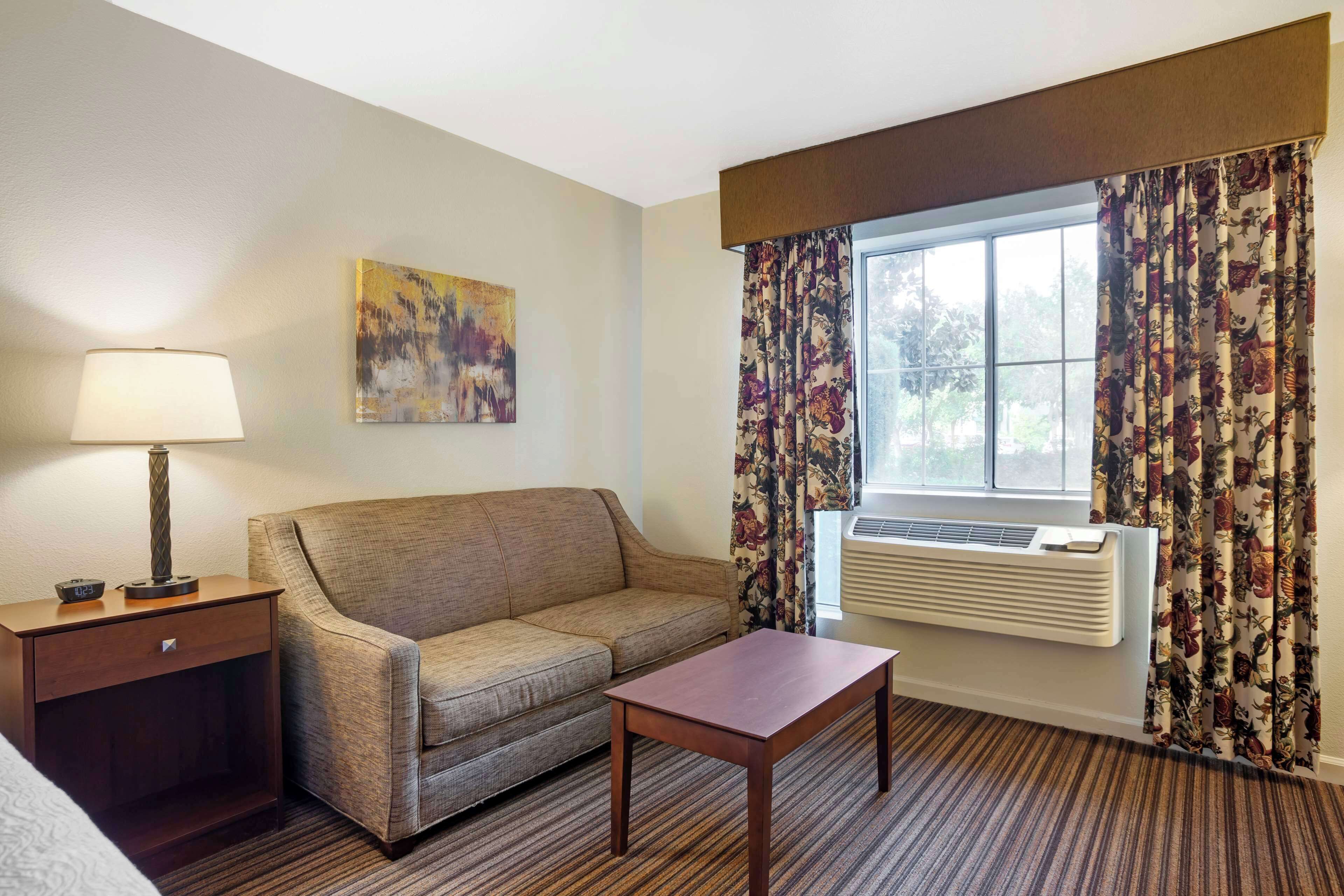 desk, iron/ironing board, internet, bed sheets