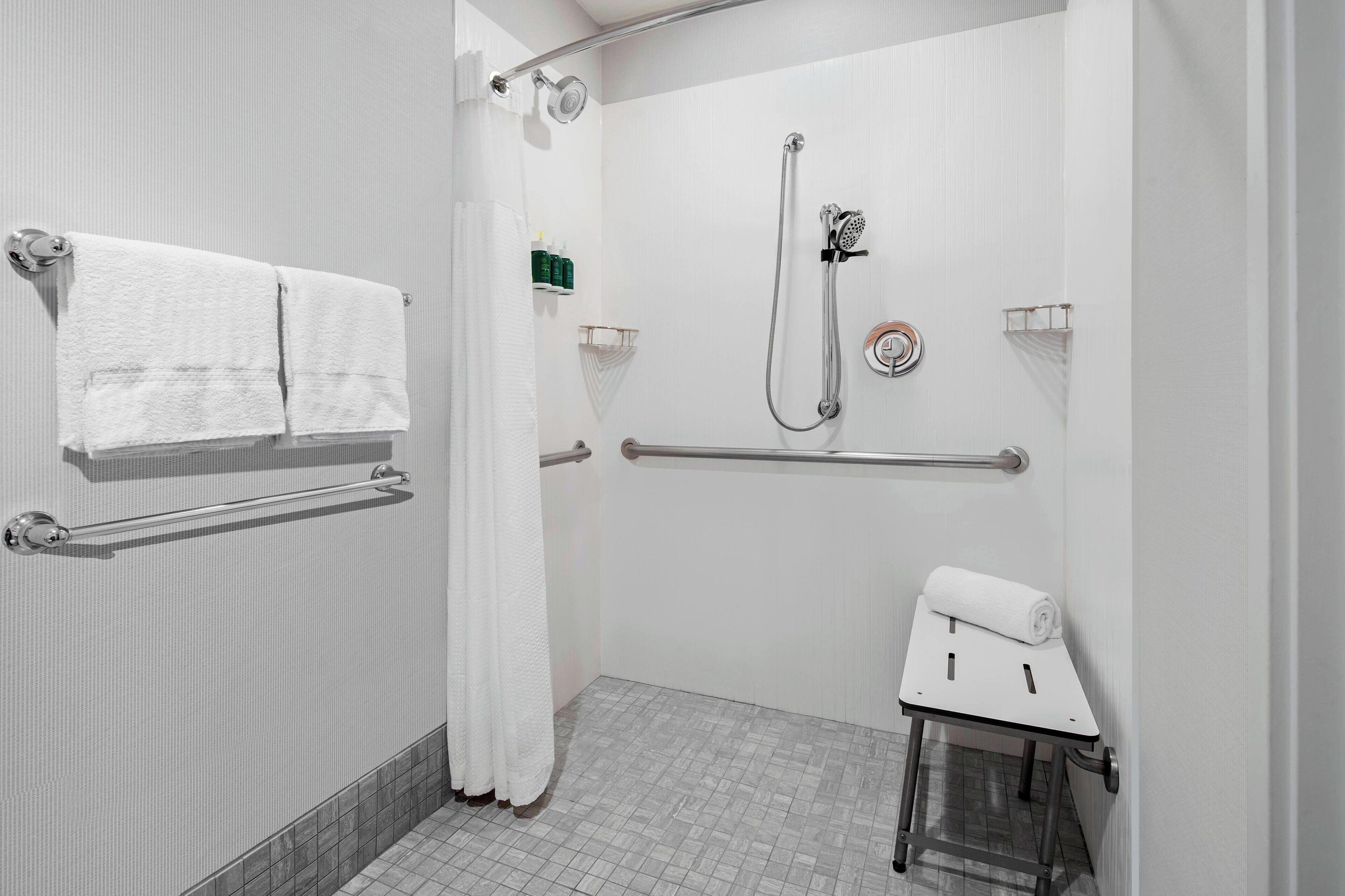 combined shower/bathtub, free toiletries, hair dryer, towels