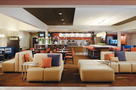 Courtyard by Marriott Scottsdale North - Image 2