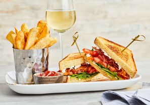 Frühstück und Abendessen