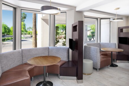 Courtyard by Marriott Scottsdale North - Image 16