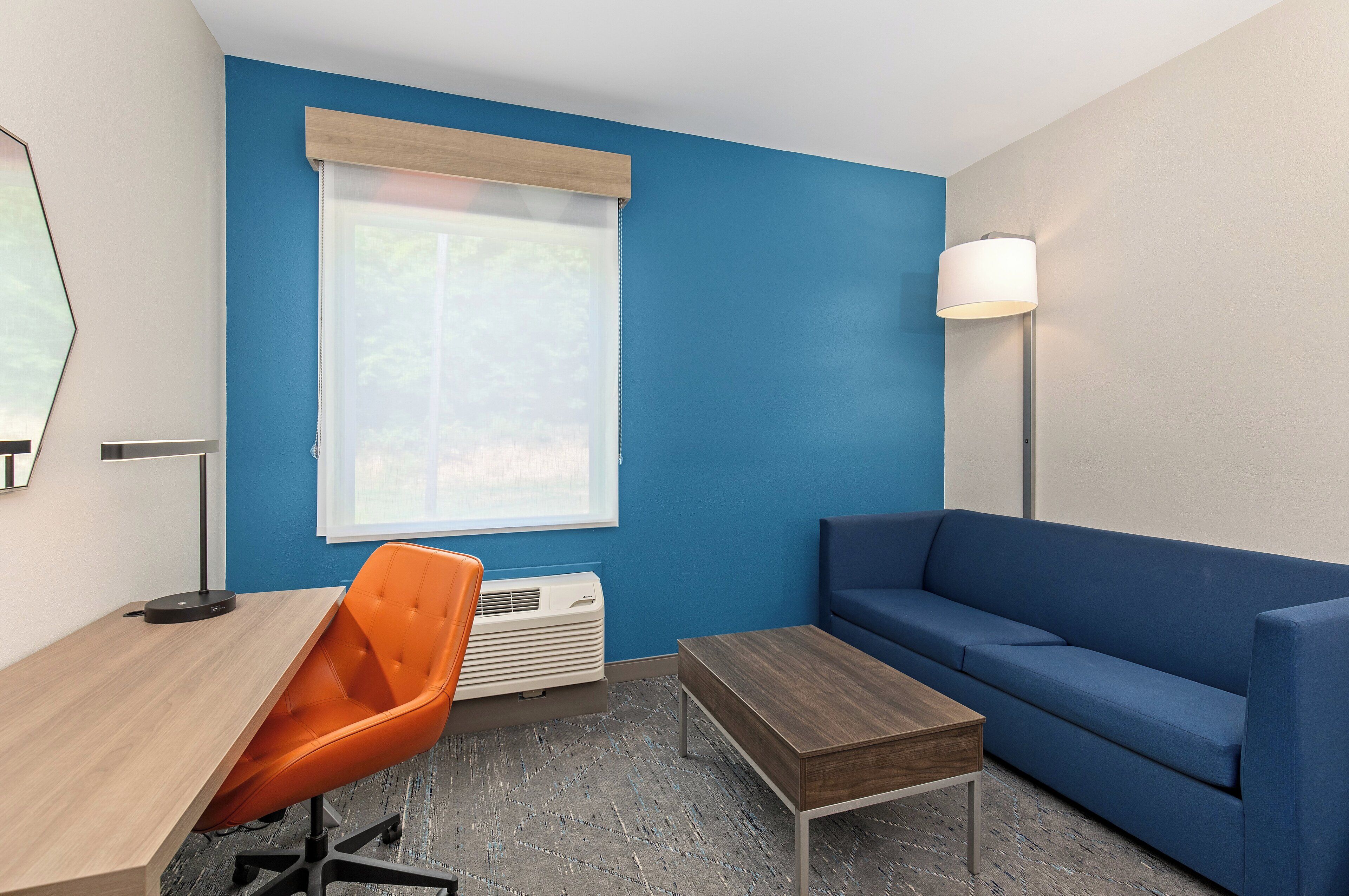 hypo-allergenic bedding, in-room safe, desk, laptop workspace