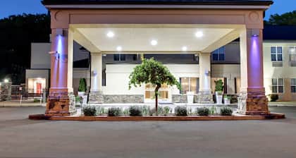 Holiday Inn Express Hurricane by IHG