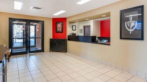Lobby - Extended Stay America Suites Cincinnati Florence Turfway Rd (Florence)