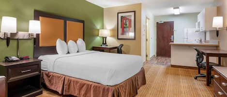 Studio Suite, 1 Queen Bed, Non Smoking | Desk, laptop workspace, iron/ironing board, free WiFi