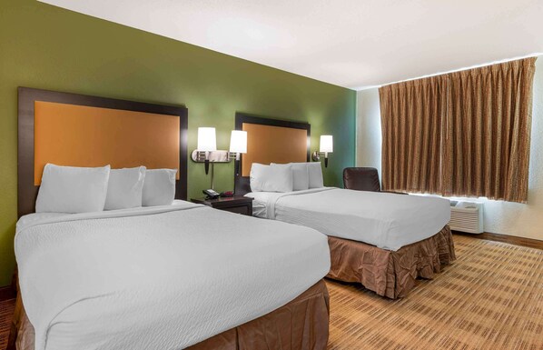 Suite estudio, 2 camas dobles, no fumadores | 1 dormitorio, escritorio, espacio para trabajar con un portátil